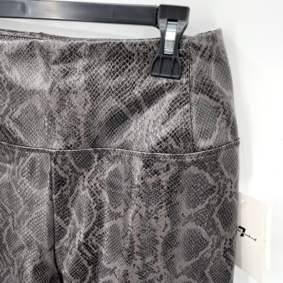 7 for all Mankind NWT High Waist Snakeskin Leggings // M - Picture 4 of 10